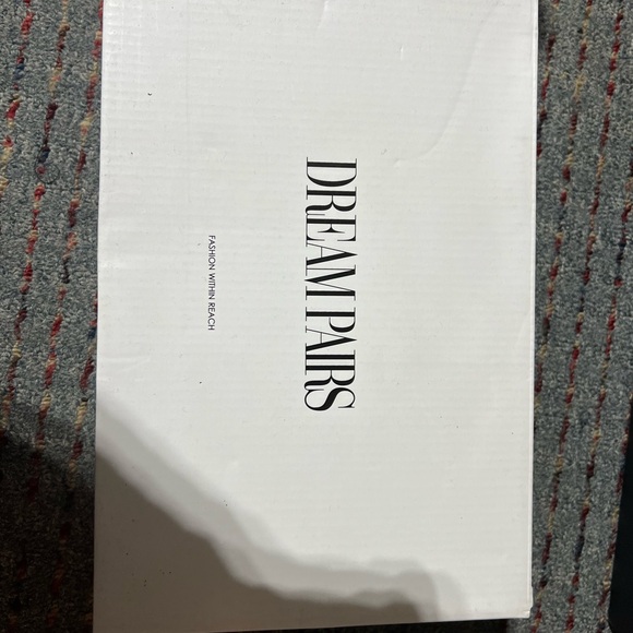 Elegant White Wedge Sandals - Picture 4 of 4